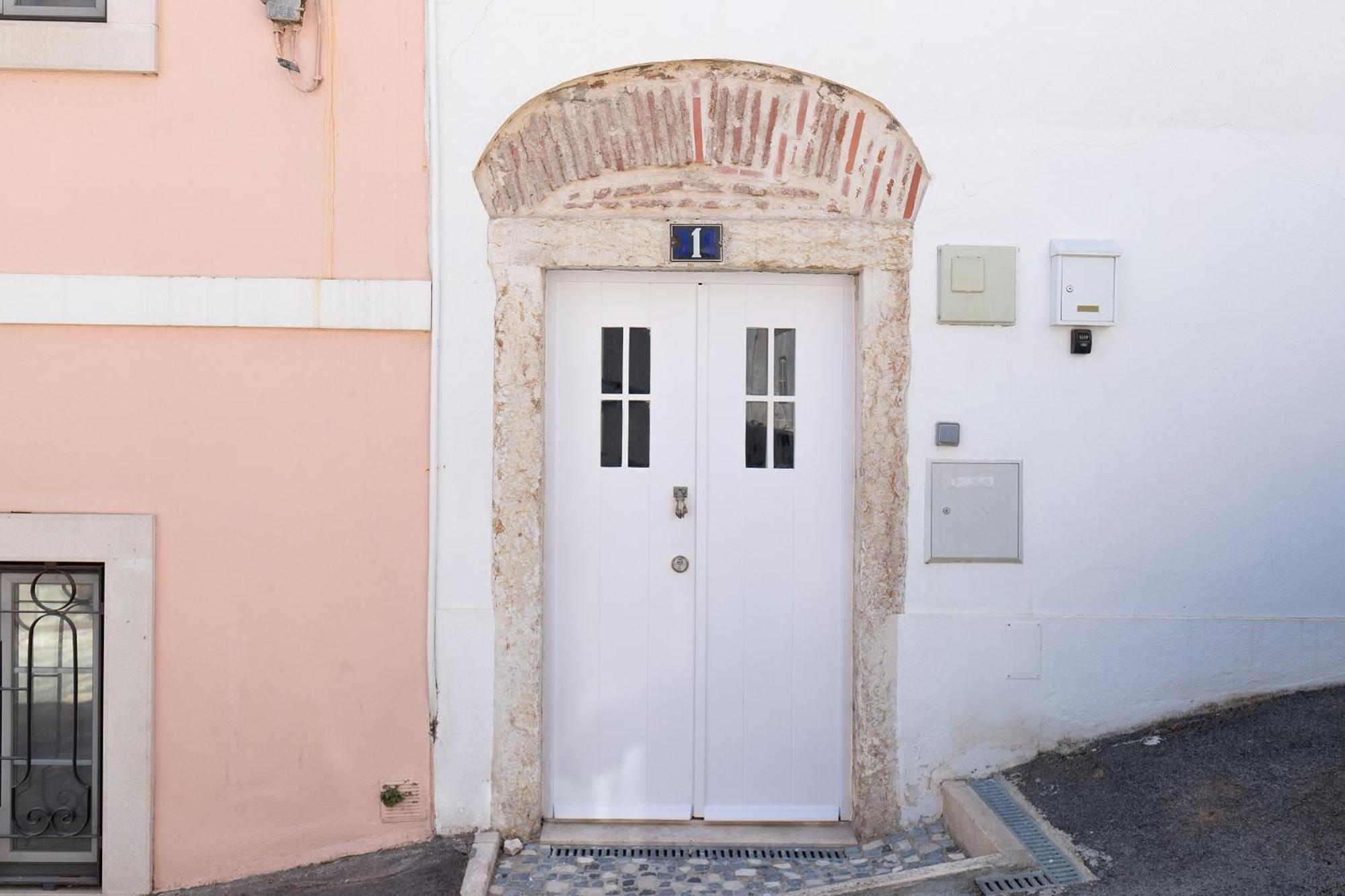 Classic Lisbon Homes: Bright & Central In Belem Buitenkant foto